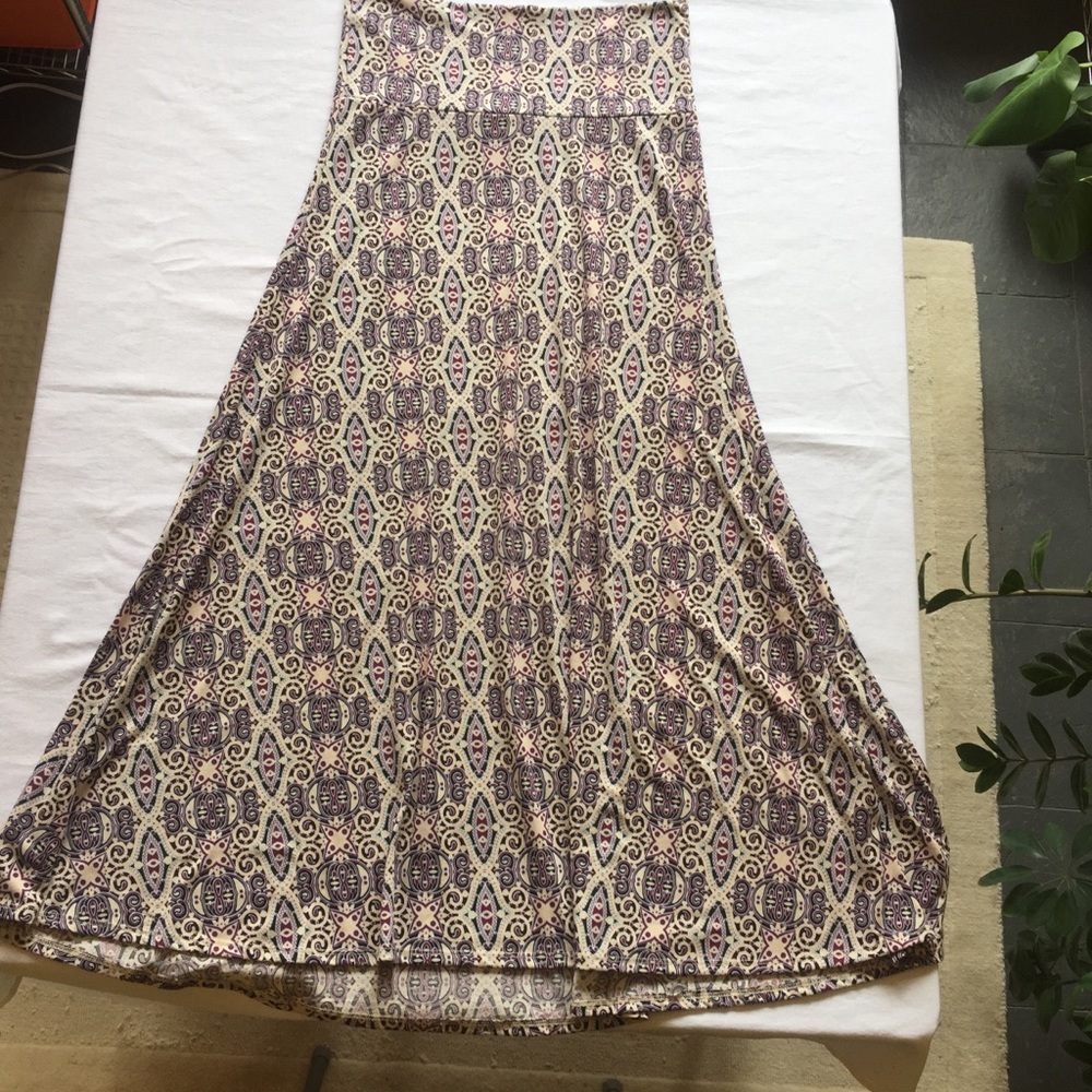 LuLaRoe maxi skirt, sz L white, black, plum, pink